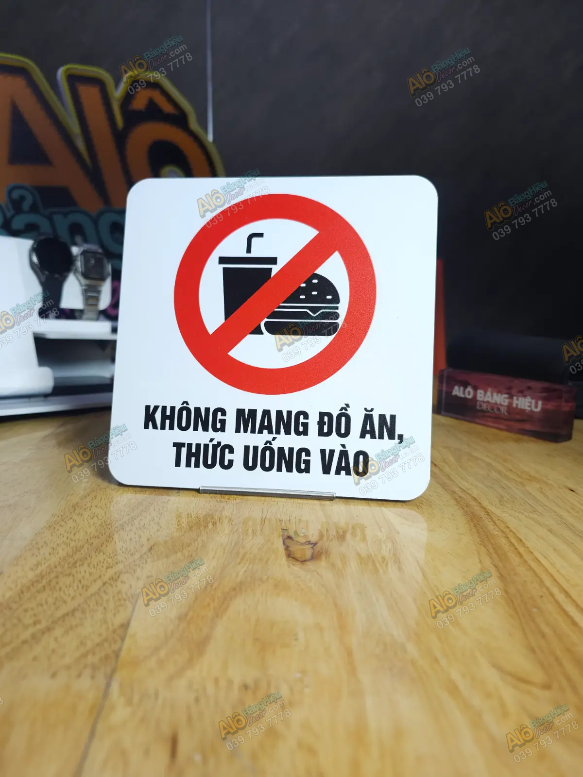 Bảng Vui Lòng Không Mang Đồ Ăn, Thức Uống Vào